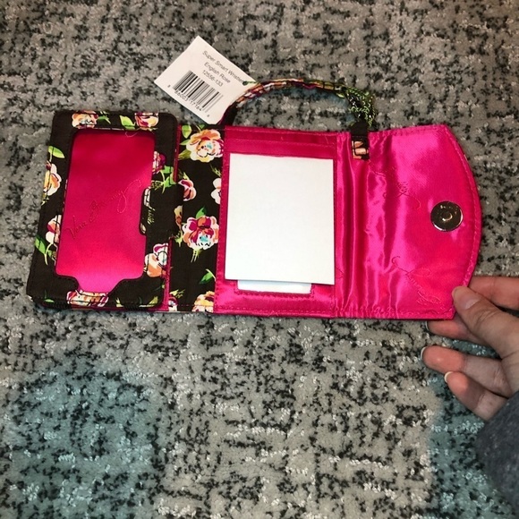NWT Vera Bradley Flower Pattern Wristlet Wallet - Picture 4 of 7